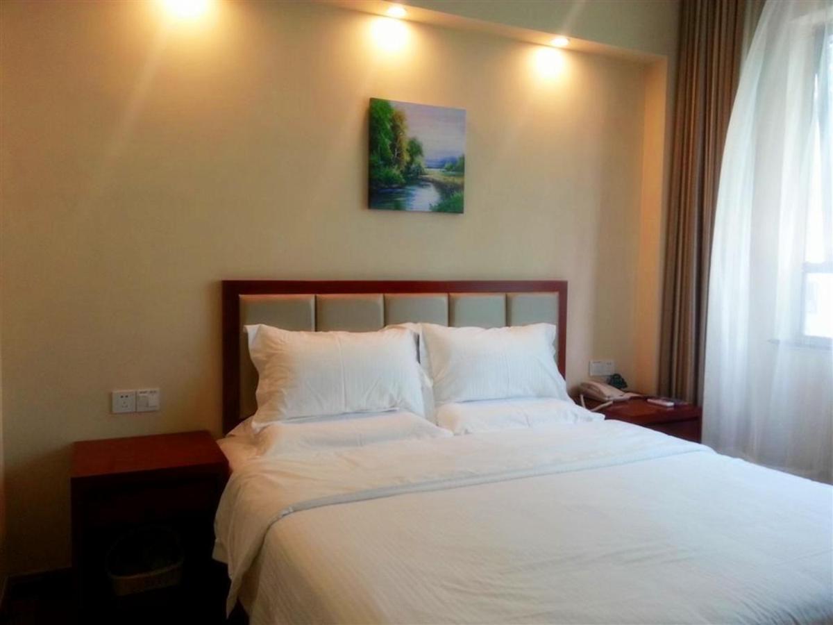 Ji Hotel 3*